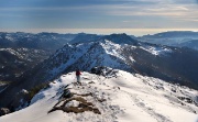 44 Mi avvio verso valle, ecco il panorama Sud...